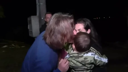 'Volim te' čini da životna borba dobije moćan smisao! Željko Mitrović nastavlja humanitarnu misiju: Pola miliona, pokloni i podrška u najtežim trenucima olakšaće život još jednoj porodici!