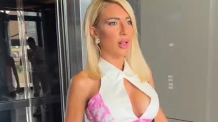 Jovana Jeremić pokazala tange uživo u emisiji! Sevnulo ispod minića, kamere sve zabeležile (FOTO)