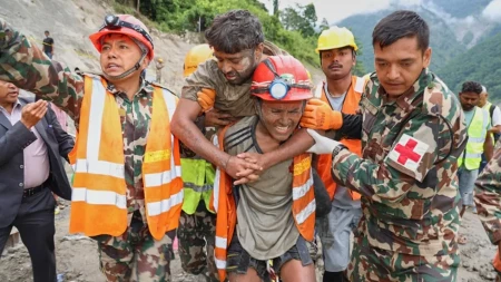 Čudo u Nepalu! Poplave ih zarobile pod zemljom, izvučeni živi nakon devet dana! Objavljeni dramatični snimci spasavanja