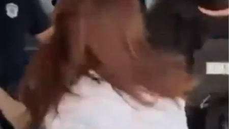 "Kad nema većine, pokušava se silom!" Blokaderi histerično nasrtali na policiju u Nišu (VIDEO)