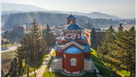 Fotografije najlepših srpskih manastira kakve do sada niste videli: Izložba "Sa izvora duhovnosti" Gorana Sivačkog u Gračanici (FOTO/VIDEO)