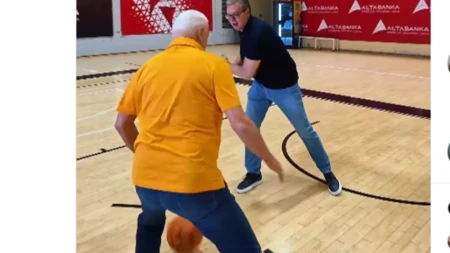 Predsednik u košarkaškom obračunu! Vučić i Muta priredili šou na terenu (VIDEO)