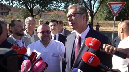 "Sve više blokadera prelaze na ovu stranu, normalni ljudi koji su se pokajali" Vučić se obraća iz Niša (VIDEO)