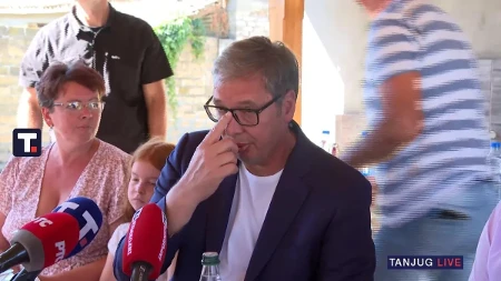 "Malo šta me je rastužilo u poslednje vreme kao tako nešto" Vučić: Da mi dođu Đilas i Aleksić i donesu kilogram paradajza na tanjiru...
