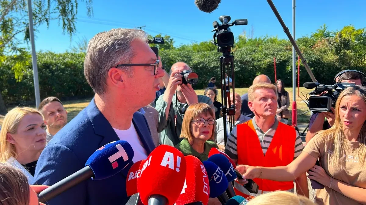 "Veliko je zlo ušlo u Srbiju!" Vučić: Ja se ne razumem u modu, niti znam da napravim pitu, ali se u politiku razumem odlično