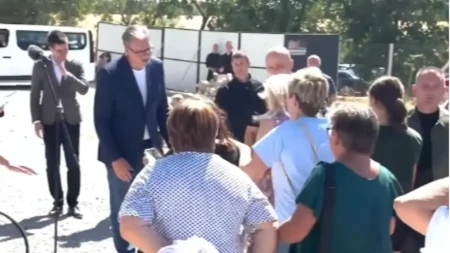 „Kakve kraljice!“ Žene se zaletele prema Vučiću u Zapadnobačkom okrugu, usledila hit reakcija predsednika