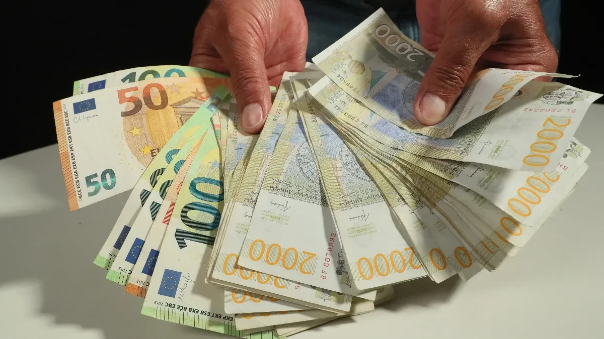 Prijava za 6.000 dinara od ponoći: Jednoj grupi građana novac leže automatski