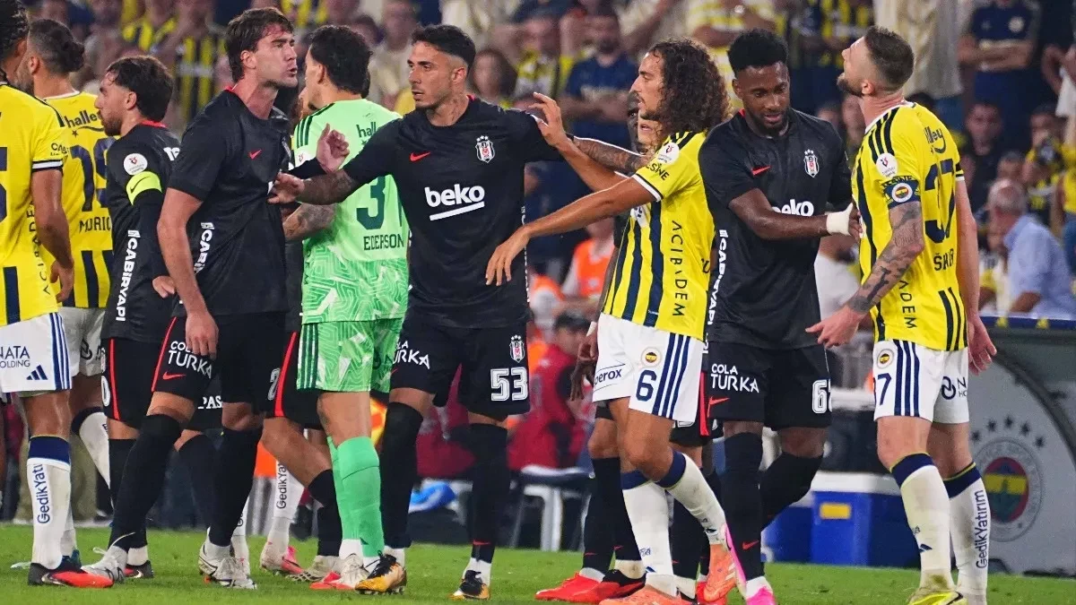 Skandal u Istanbulu: Poznati štoper hvatao Vlahovića za vrat, nastao totalni haos (VIDEO)
