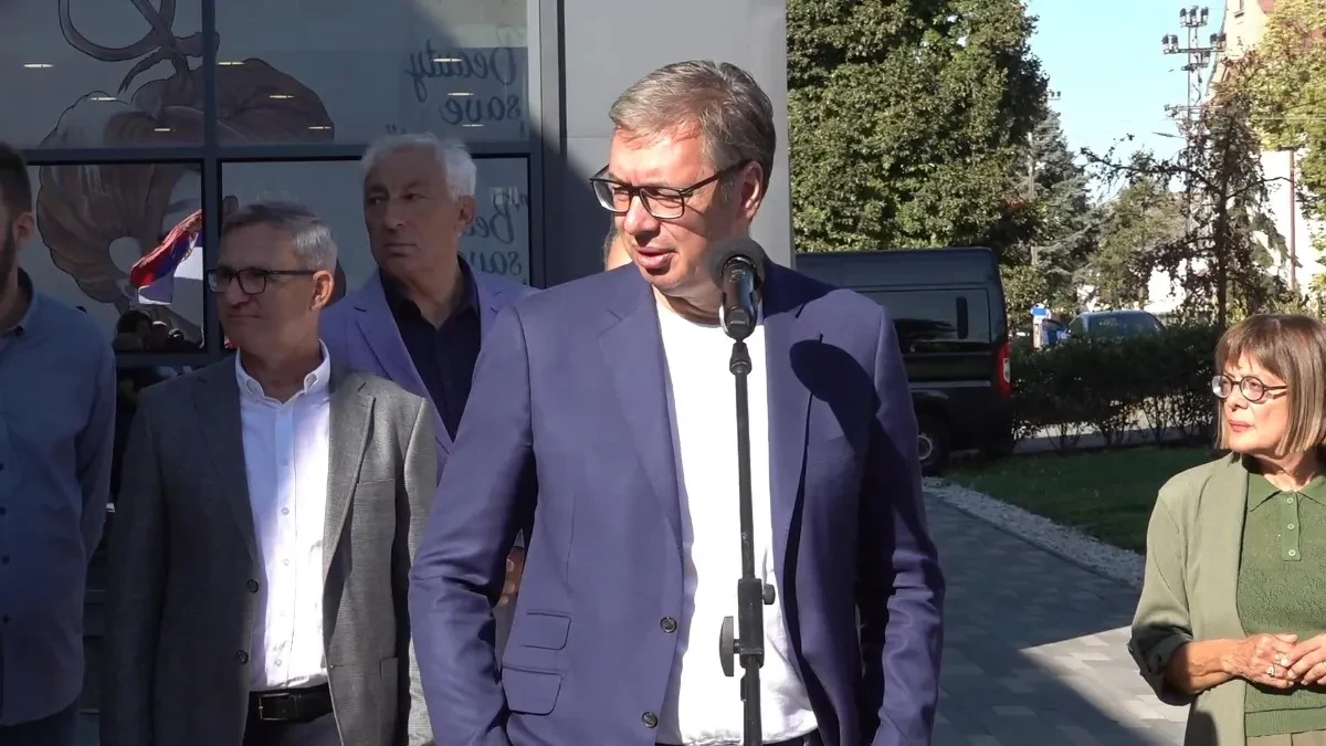 Predsednik Srbije sa svojim narodom! Vučić obilazi Zapadnobački okrug: 11. ćemo saopštiti visinu povećanja plata i penzija