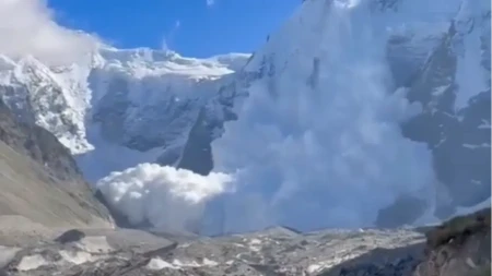 Najmanje 11 mrtvih! Tragedija u Rusiji, lavina zatrpala planinare (VIDEO)
