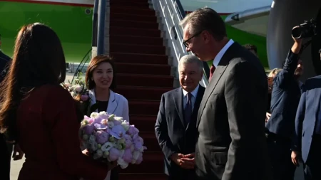  "Uz pogaču i so, kao znak iskrenog srpskog gostoprimstva" Prva zvanična poseta, lider Uzbekistana došao kod Vučića