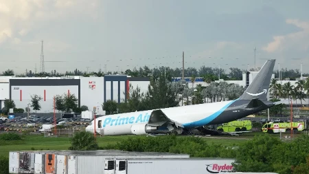 Avion "Amazona" izleteo sa piste i udario u vozila u Majamiju!