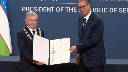 "Čast mi je što mogu da mu uručim Orden"  Vučić odlikovao Mirzijojeva (FOTO/VIDEO)