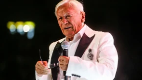 Čovek sa najvećim srcem na estradi: Dok svi pevači broje milione, Milanče gestom rasplakao celu Srbiju