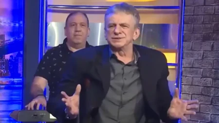 Naš pevač je ceo život na štakama, ovako priča o bolnoj temi: "Bio bih uspešniji da nemam hendipek"