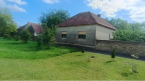 Porodična kuća u Vojvodini za 22.000 evra, a uz nju ide ogroman plac: Na imanju vas čeka još jedna kućica