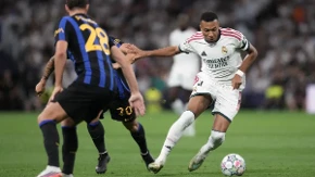 Real kaznio Inter za početničke greške, Siti rutinski, preokret u Francuskoj