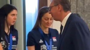 Video koji nećete videti na profilima antisrba - Slađana Mirović se pozdravlja sa predsednikom Srbije