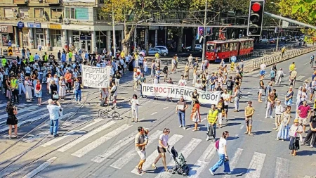 Raspad blokadera na ulicama Beograda! Zvali na "masovno okupljanje", skupilo ih se celih 200! (FOTO)