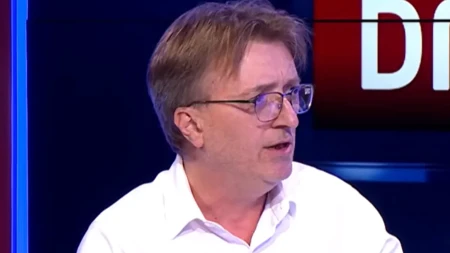 Dramaturg se nakačio blokaderskom pokretu! Nameračio se da poput hrčka trajno gricka državni novac! 